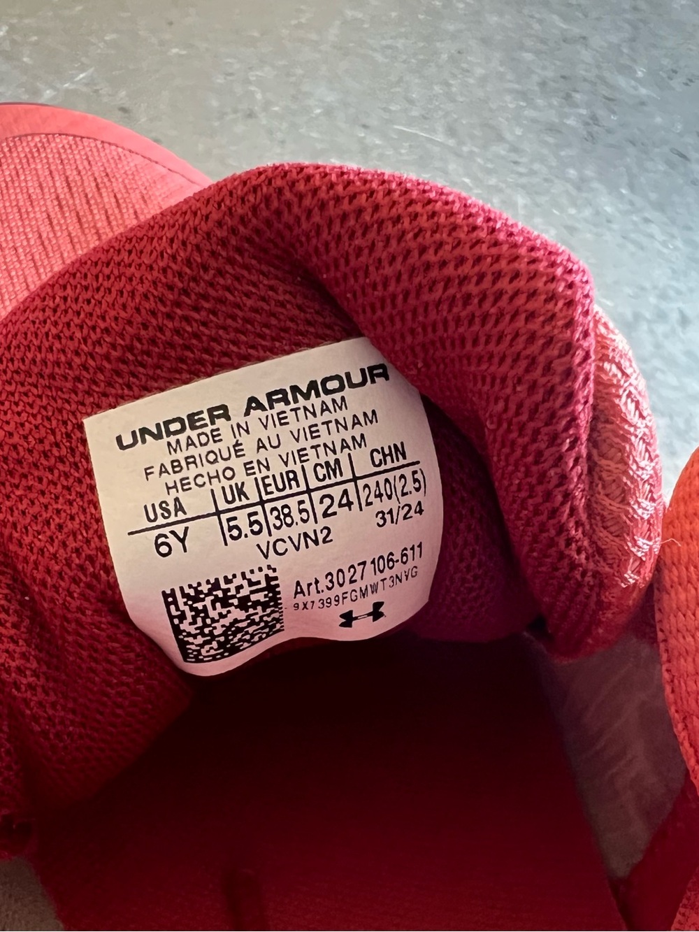Under Armour Charged Rogue Sneakers Youth 6 Women’s 7.5 Coral Red Athletic Shoes - Picture 8 of 9